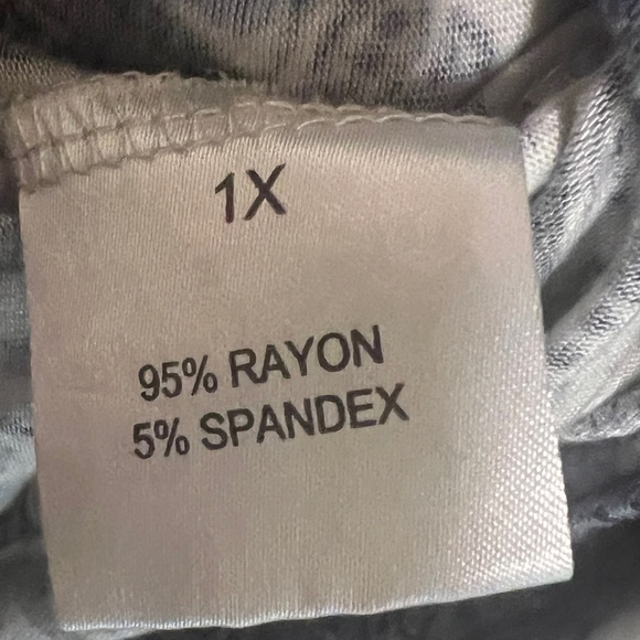 Plus Size Blue Paisley Tunic Top 1X Flowy Peasant Boho Blouse - Picture 3 of 7